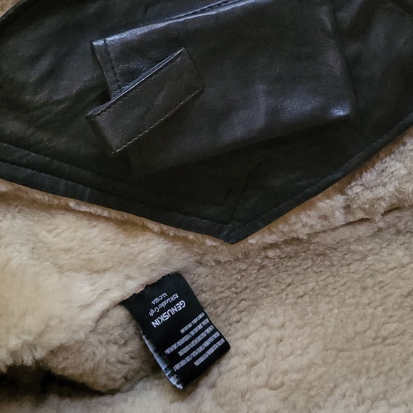 Don't really wear it doesn't get cold enough here - Picture 4 of 5